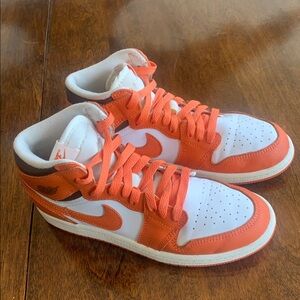 Nike Air Jordan Retro Orange High Top Sneakers 3Y 
CU 0449-101